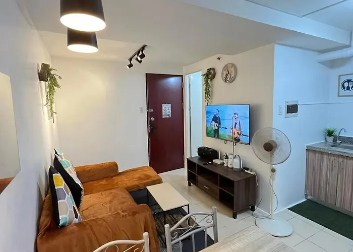 Urban Deca Staycation In By April & Ivan Hostel *