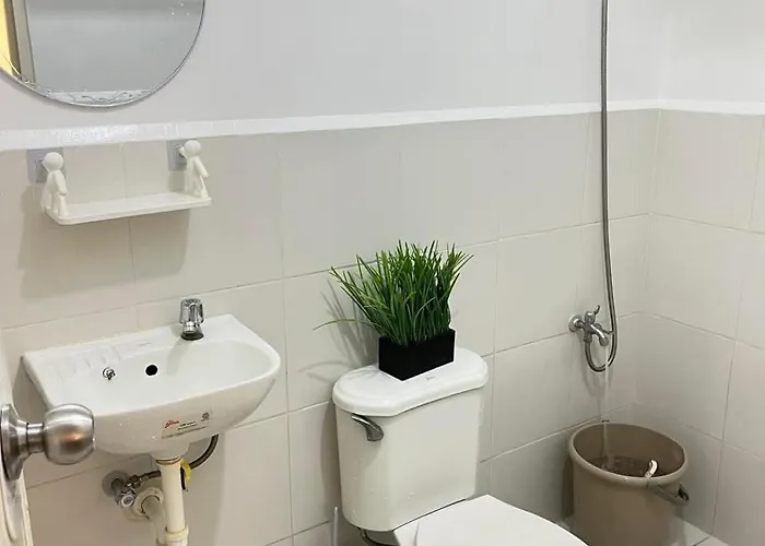 Urban Deca Staycation In By April & Ivan Hostel